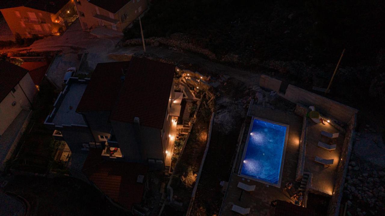 Exclusive Villa Almissa With Swimming Pool And Sea View Lokva Rogoznica Kültér fotó