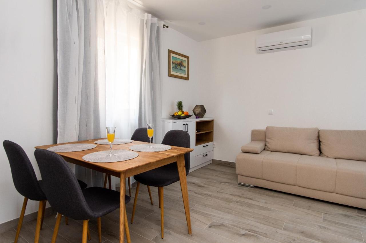 Exclusive Villa Almissa With Swimming Pool And Sea View Lokva Rogoznica Kültér fotó