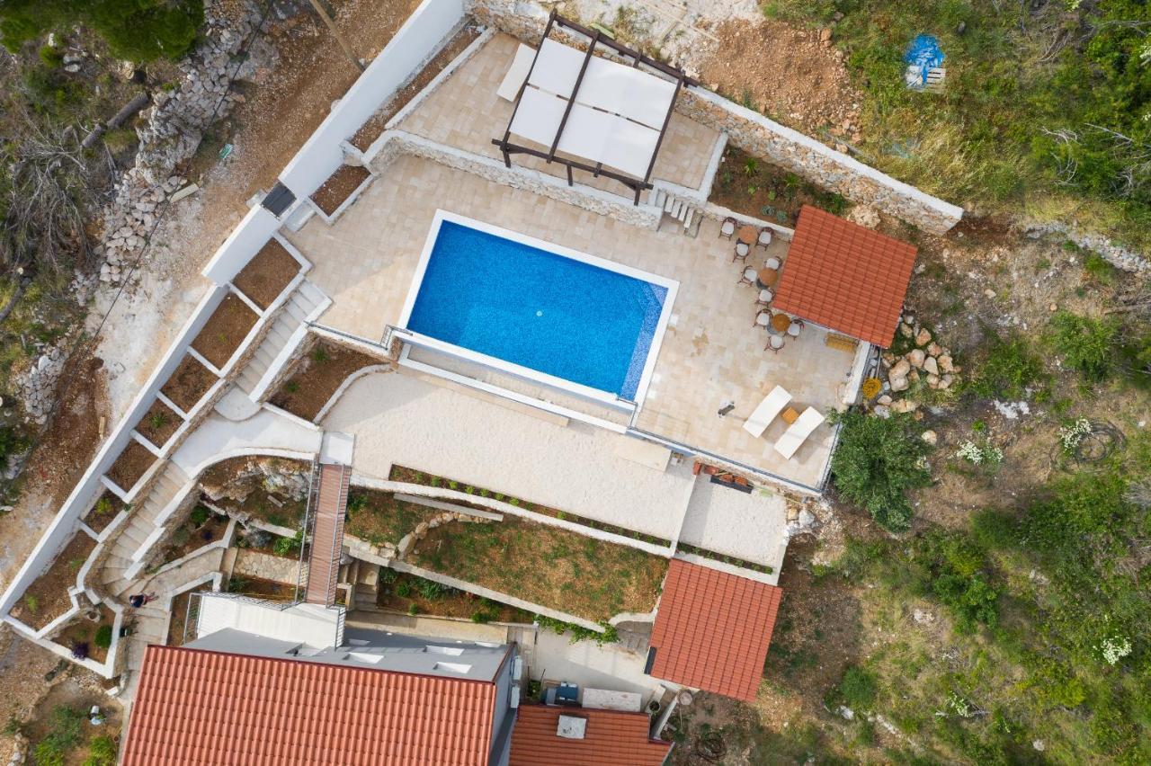 Exclusive Villa Almissa With Swimming Pool And Sea View Lokva Rogoznica Kültér fotó