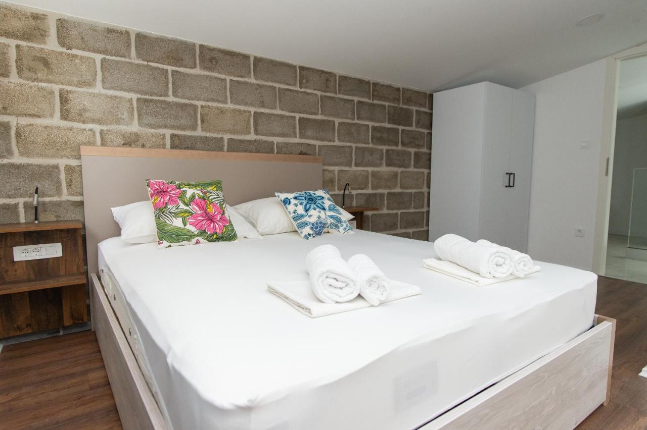 Exclusive Villa Almissa With Swimming Pool And Sea View Lokva Rogoznica Kültér fotó